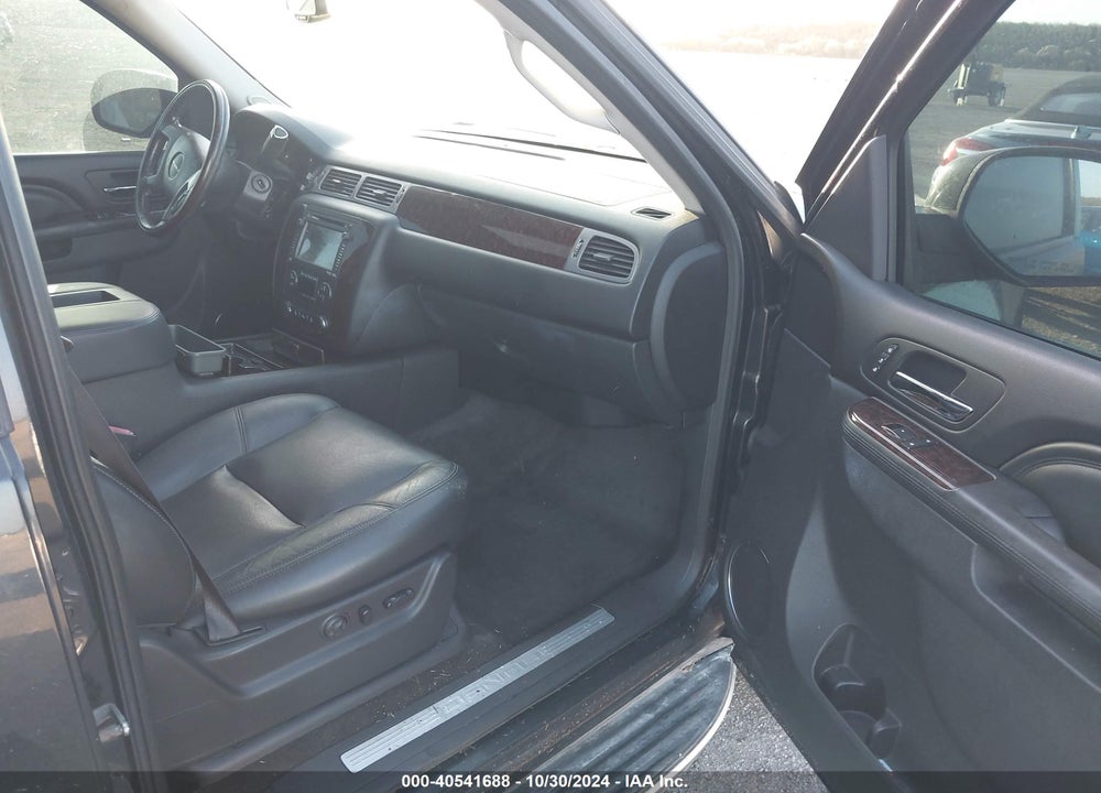 2012 GMC YUKON XL 1500 DENALI VIN: 1GKS2MEF1CR246292