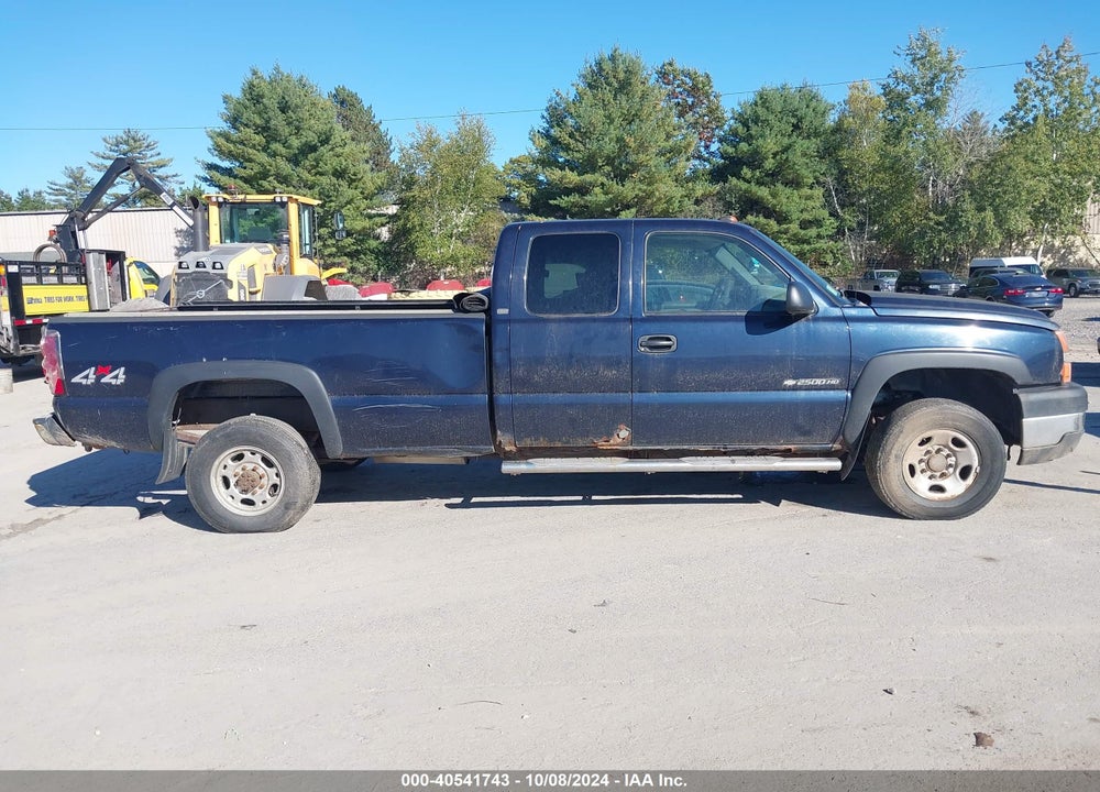 2005 CHEVROLET SILVERADO 2500HD WORK TRUCK VIN: 1GCHK29U45E250527