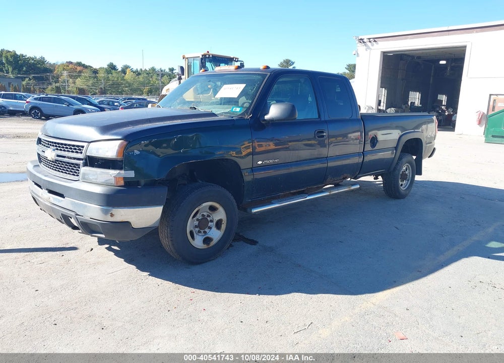2005 CHEVROLET SILVERADO 2500HD WORK TRUCK VIN: 1GCHK29U45E250527
