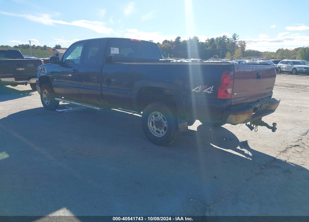 2005 CHEVROLET SILVERADO 2500HD WORK TRUCK VIN: 1GCHK29U45E250527