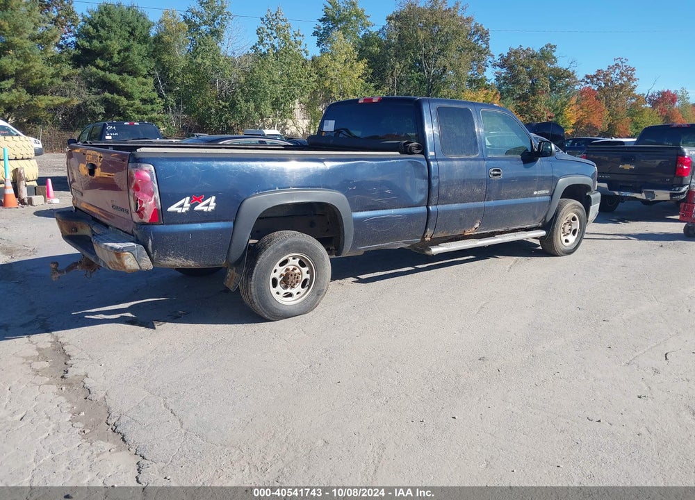 2005 CHEVROLET SILVERADO 2500HD WORK TRUCK VIN: 1GCHK29U45E250527