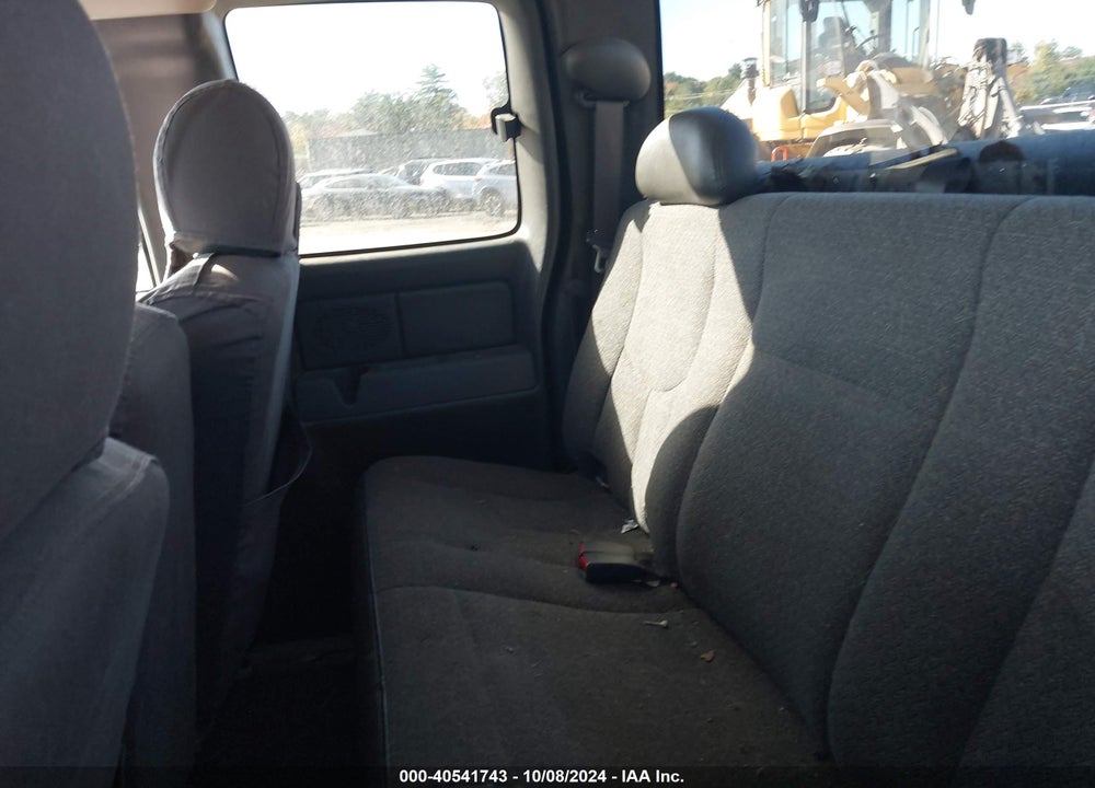 2005 CHEVROLET SILVERADO 2500HD WORK TRUCK VIN: 1GCHK29U45E250527