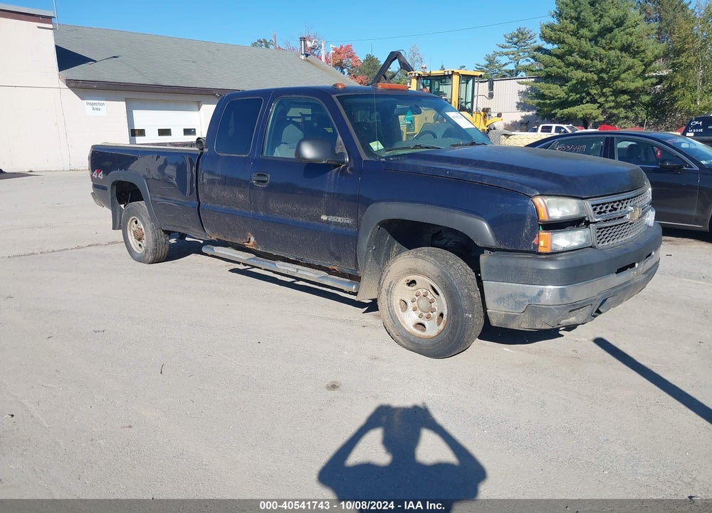 2005 CHEVROLET SILVERADO 2500HD WORK TRUCK VIN: 1GCHK29U45E250527