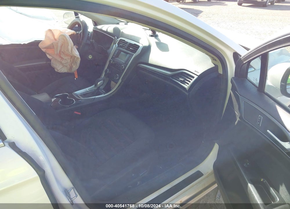 2015 FORD FUSION SE VIN: 3FA6P0H71FR221788