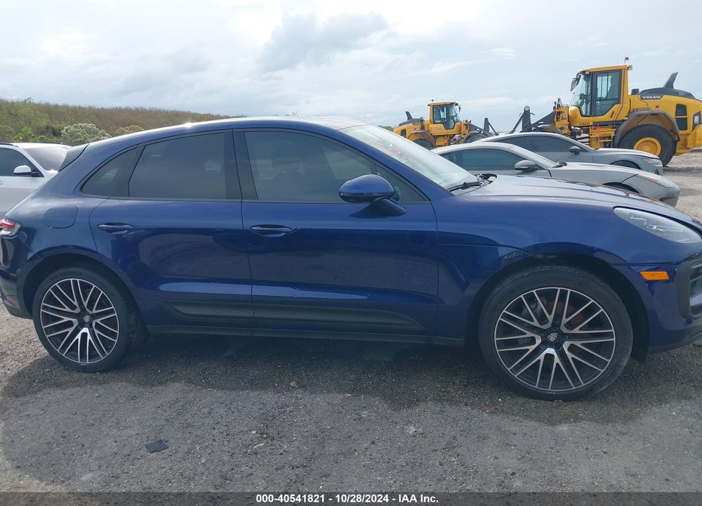 2022 PORSCHE MACAN VIN: WP1AA2A54NLB02557