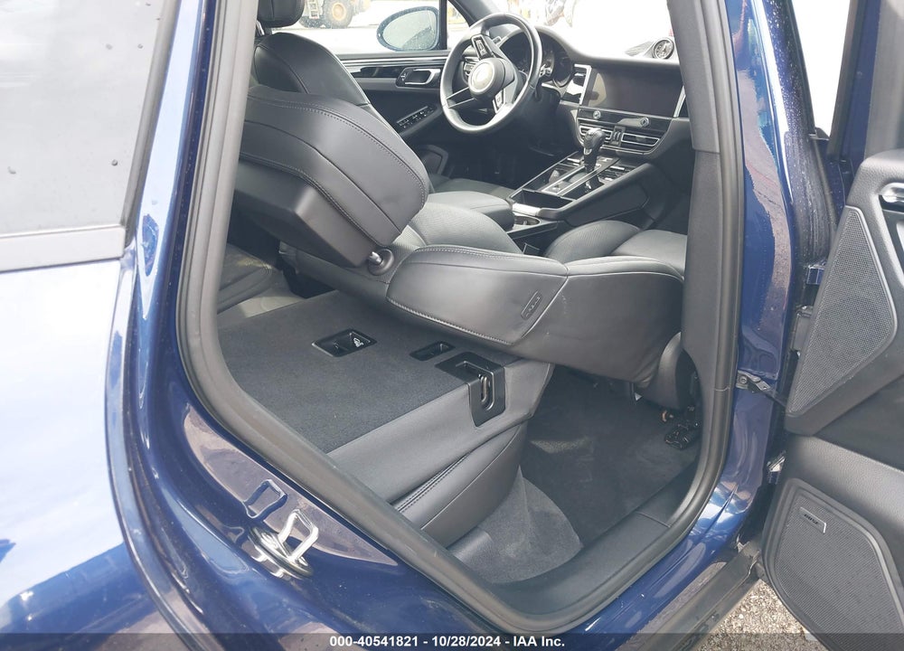 2022 PORSCHE MACAN VIN: WP1AA2A54NLB02557