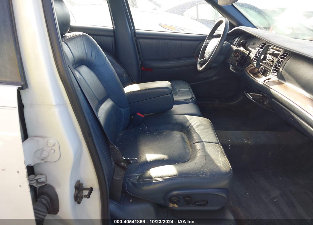 2000 BUICK PARK AVENUE VIN: 1G4CW52K7Y4132728