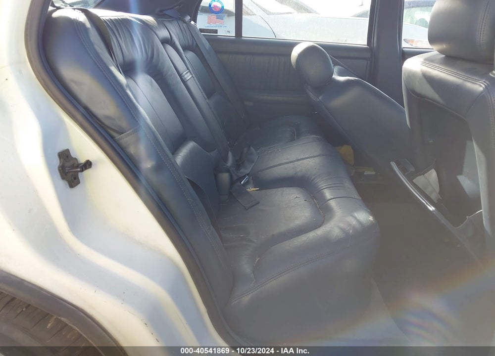2000 BUICK PARK AVENUE VIN: 1G4CW52K7Y4132728