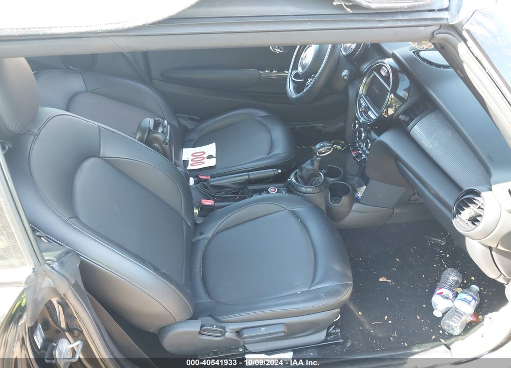 2016 MINI CONVERTIBLE COOPER VIN: WMWWG5C53G3C19022