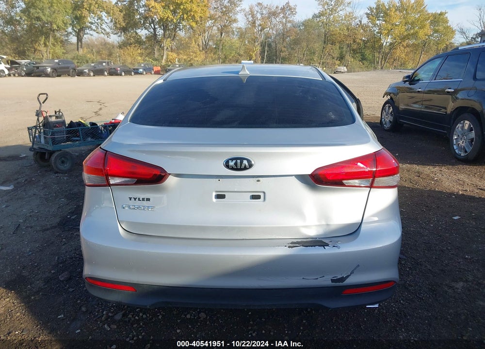 2017 KIA FORTE LX VIN: 3KPFK4A77HE137351