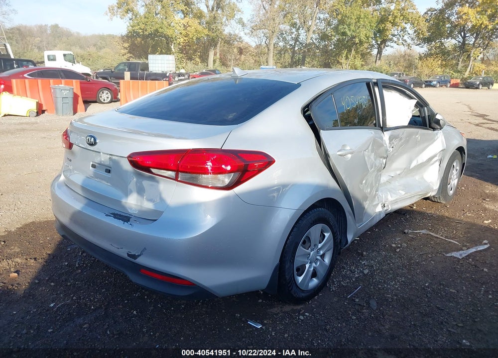 2017 KIA FORTE LX VIN: 3KPFK4A77HE137351