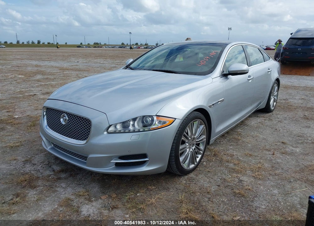 2011 JAGUAR XJ XJL SUPERCHARGED VIN: SAJWA2GE1BMV02579