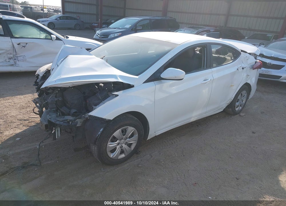 2016 HYUNDAI ELANTRA SE VIN: 5NPDH4AE0GH725686