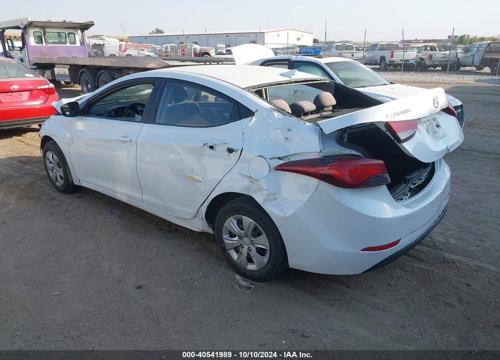 2016 HYUNDAI ELANTRA SE VIN: 5NPDH4AE0GH725686