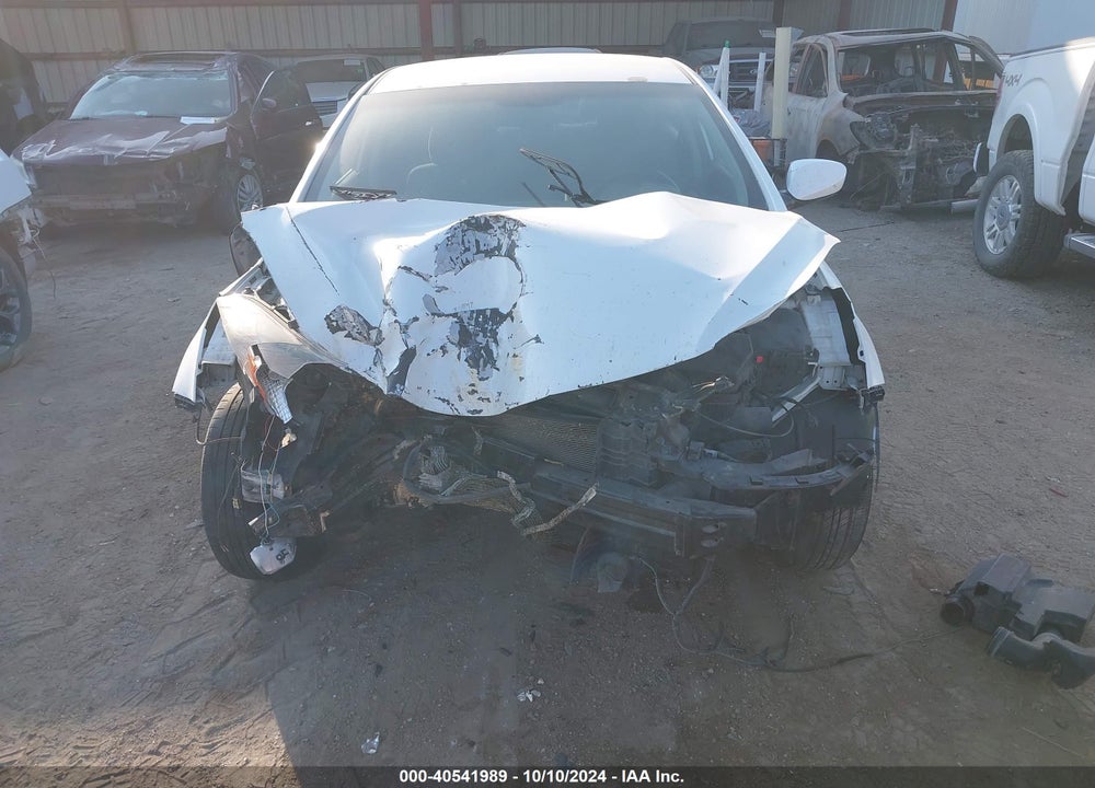 2016 HYUNDAI ELANTRA SE VIN: 5NPDH4AE0GH725686