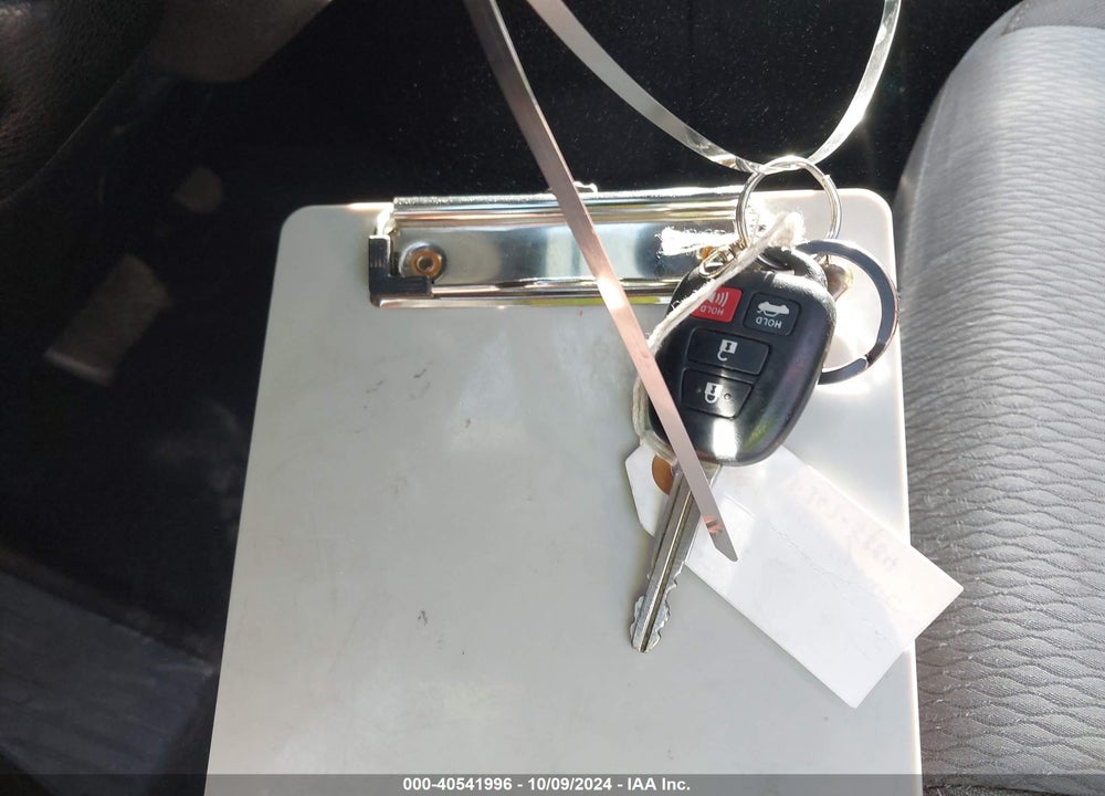 2016 TOYOTA COROLLA LE VIN: 5YFBURHE1GP431092