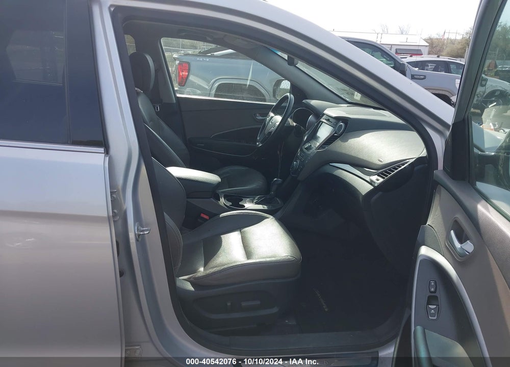 2016 HYUNDAI SANTA FE LIMITED VIN: KM8SR4HF7GU132881
