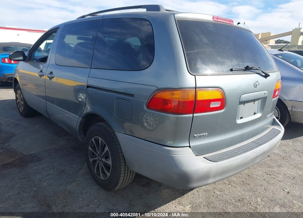 2000 TOYOTA SIENNA LE VIN: 4T3ZF13C2YU224203