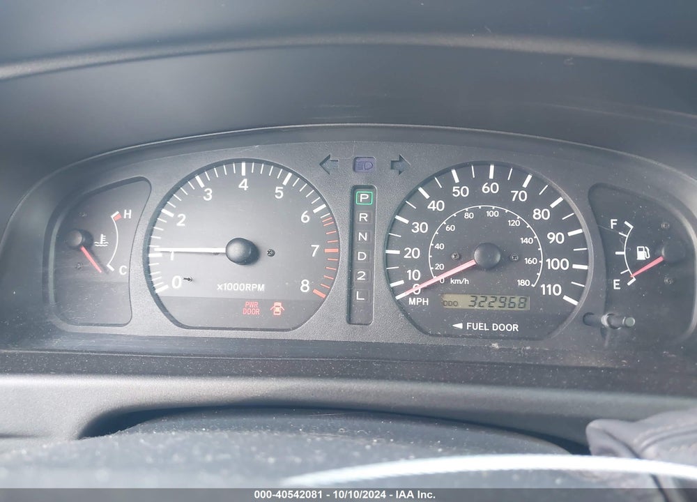 2000 TOYOTA SIENNA LE VIN: 4T3ZF13C2YU224203