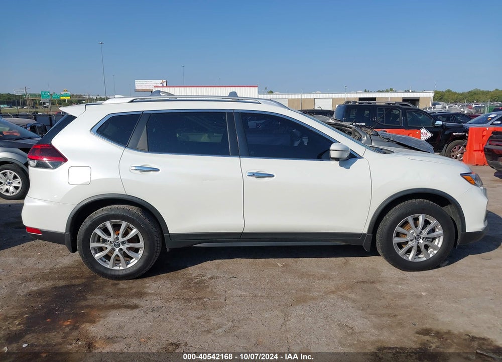 2018 NISSAN ROGUE SV VIN: KNMAT2MT4JP595780
