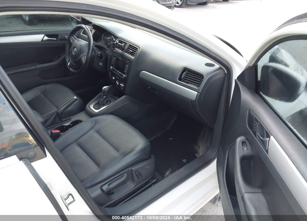 2013 VOLKSWAGEN JETTA 2.5L SE VIN: 3VWDX7AJ7DM256004