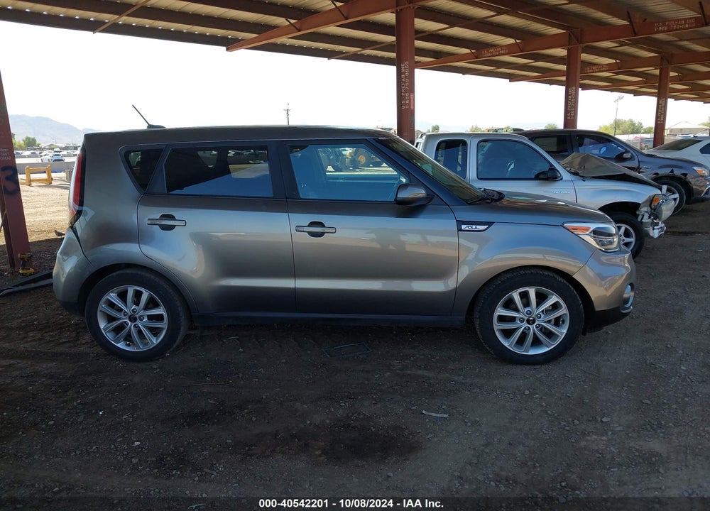2019 KIA SOUL VIN: KNDJP3A56K7690147