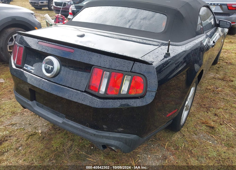 2011 FORD MUSTANG GT PREMIUM VIN: 1ZVBP8FF5B5106526