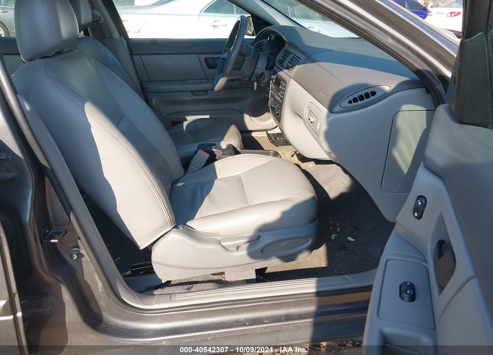 2004 FORD TAURUS SES VIN: 1FAFP55264A183651