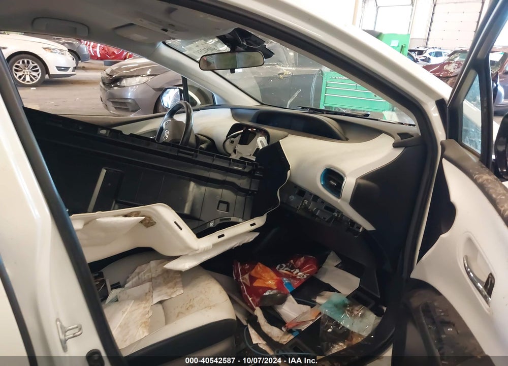 2017 TOYOTA PRIUS PRIME PREMIUM VIN: JTDKARFP3H3001488