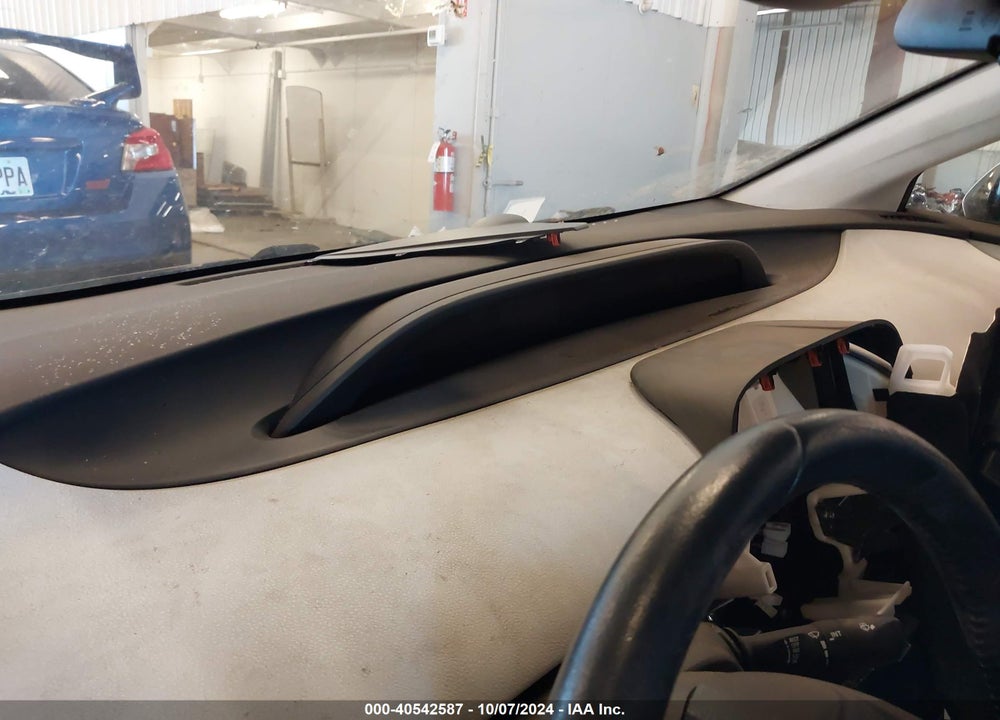 2017 TOYOTA PRIUS PRIME PREMIUM VIN: JTDKARFP3H3001488