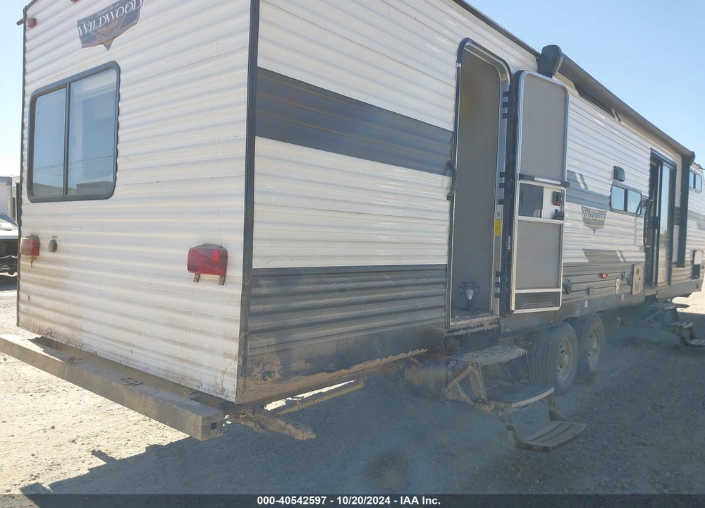 2021 FOREST RIVER WILDWOOD 36VBDS VIN: 4X4TWDM25M8808294