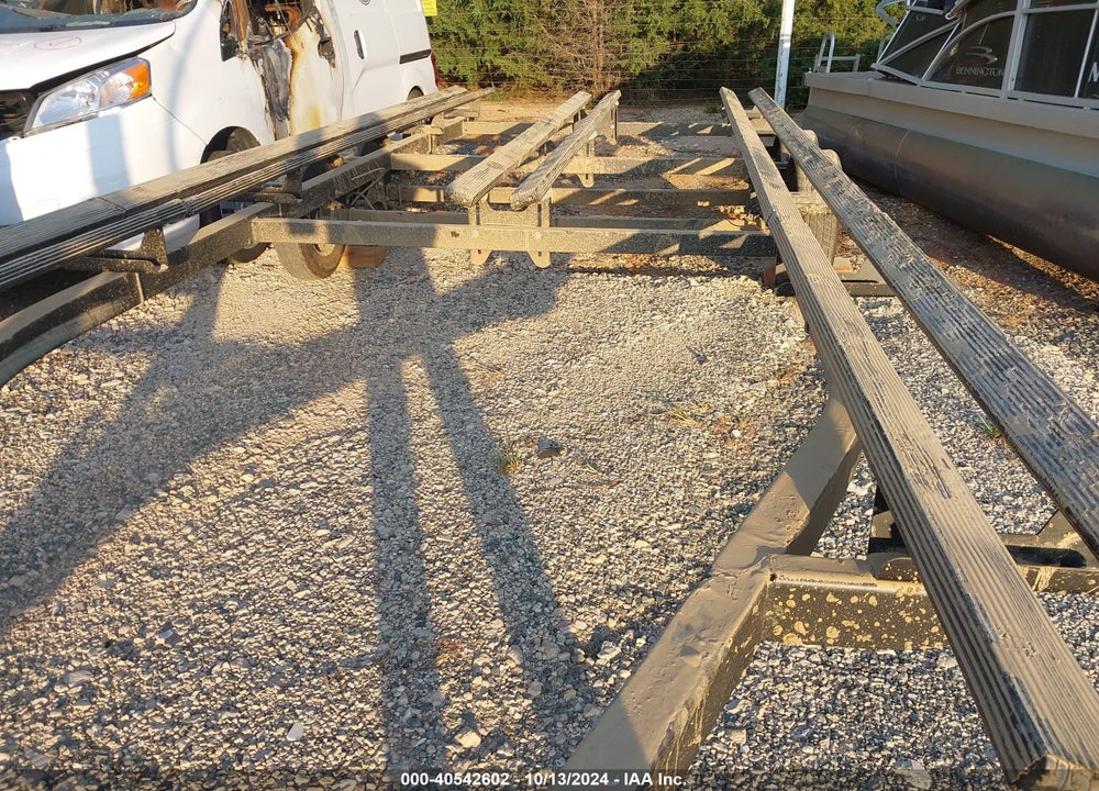 2024 PONTOON YACHT CLUB TRAILER VIN: 7UY063025R0594761