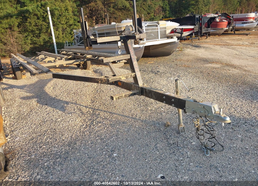 2024 PONTOON YACHT CLUB TRAILER VIN: 7UY063025R0594761