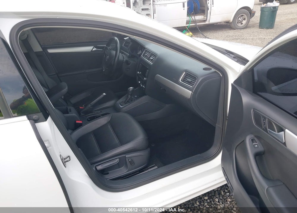 2014 VOLKSWAGEN JETTA 1.8T SE VIN: 3VWD17AJ1EM418549