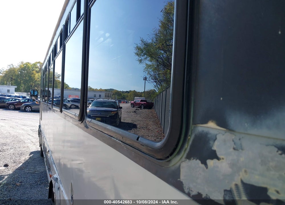 1998 FREIGHTLINER MB M LINE SHUTTLE BUS VIN: 4UZABFAD6WC983708