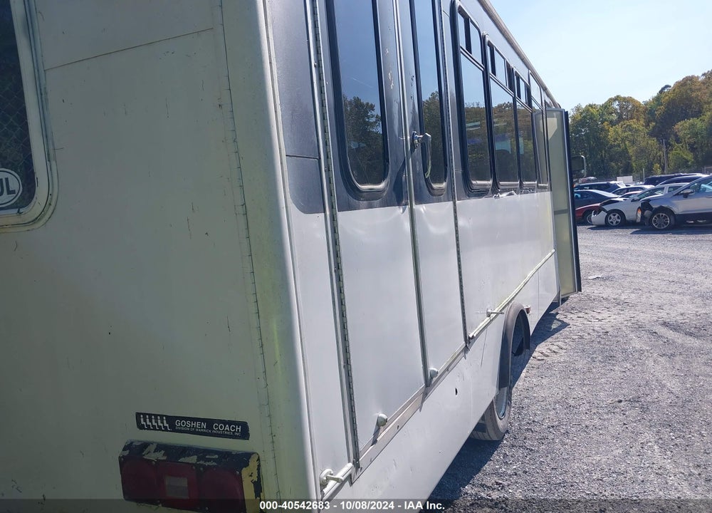 1998 FREIGHTLINER MB M LINE SHUTTLE BUS VIN: 4UZABFAD6WC983708