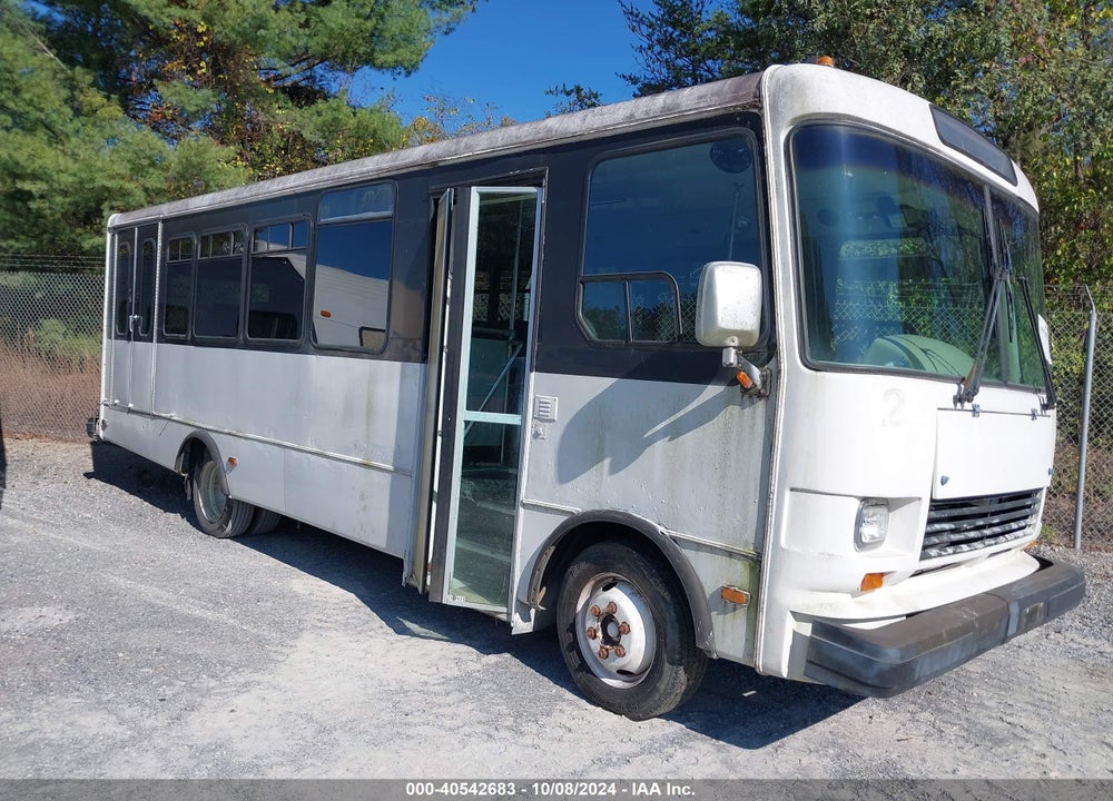 1998 FREIGHTLINER MB M LINE SHUTTLE BUS VIN: 4UZABFAD6WC983708