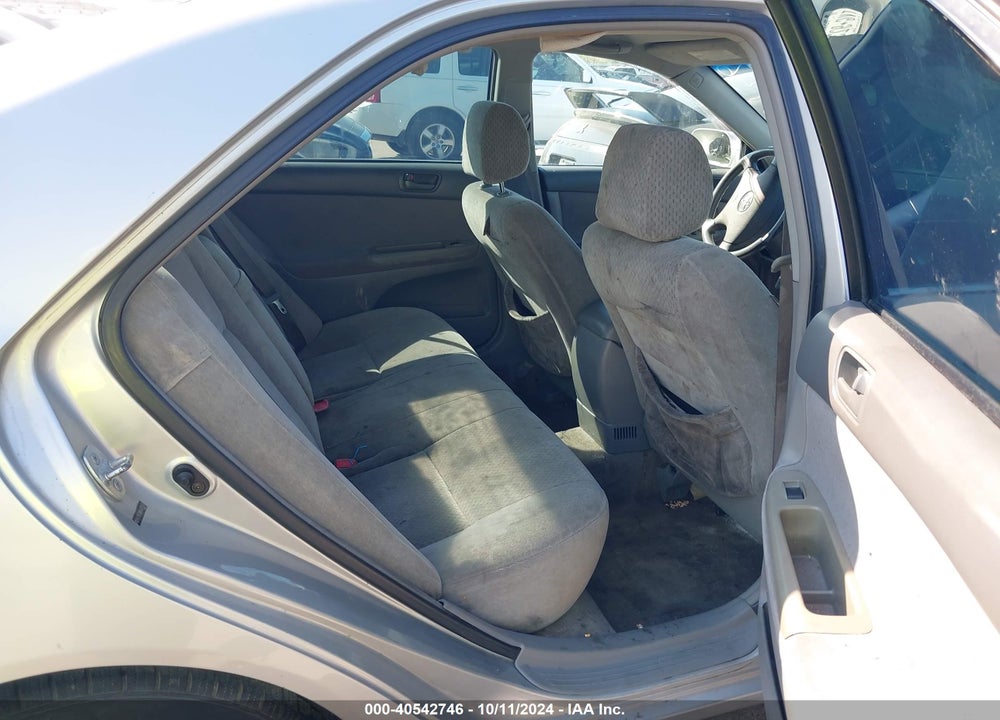 2004 TOYOTA CAMRY LE V6 VIN: 4T1BF30K64U075676