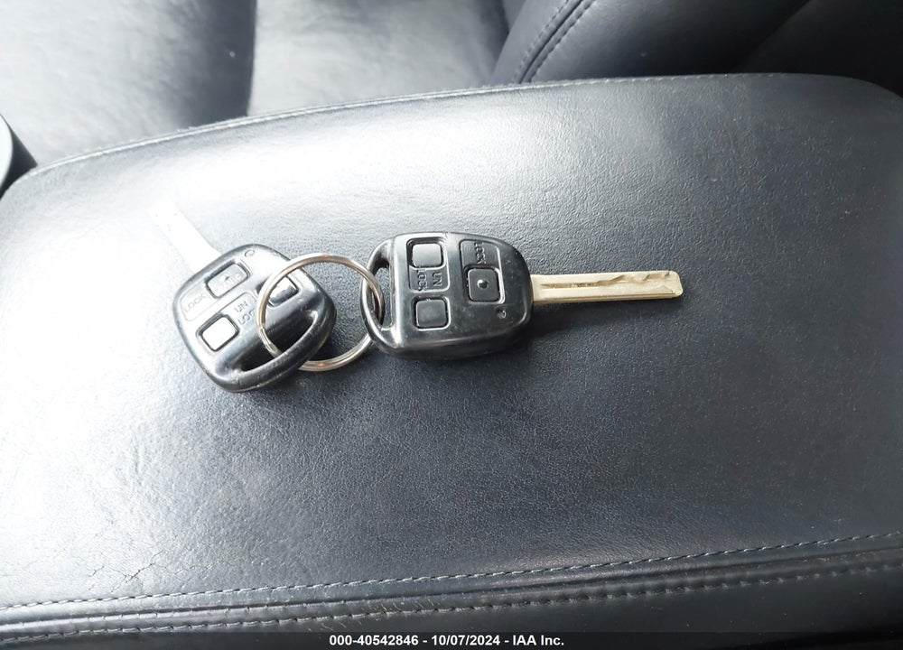 2004 LEXUS ES 330 VIN: JTHBA30G345037118