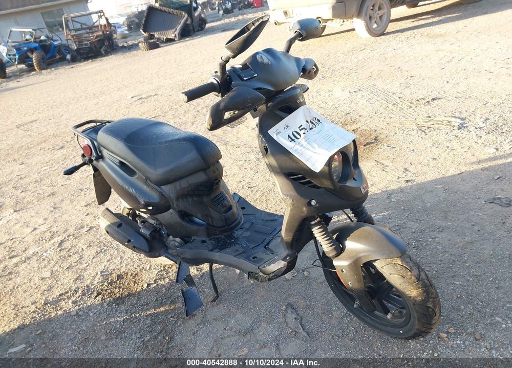 2024 GENUINE SCOOTER CO. ROUGHHOUSE 50 VIN: RFVPMP20XR1025719
