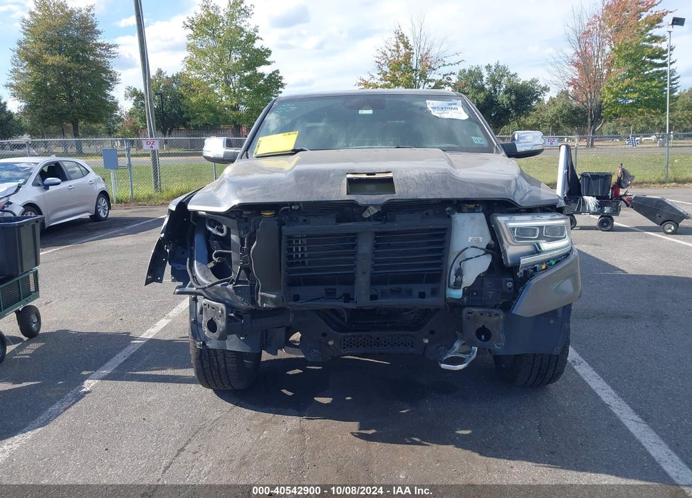2019 RAM 1500 LIMITED 4X4 5'7 BOX VIN: 1C6SRFHT8KN633391