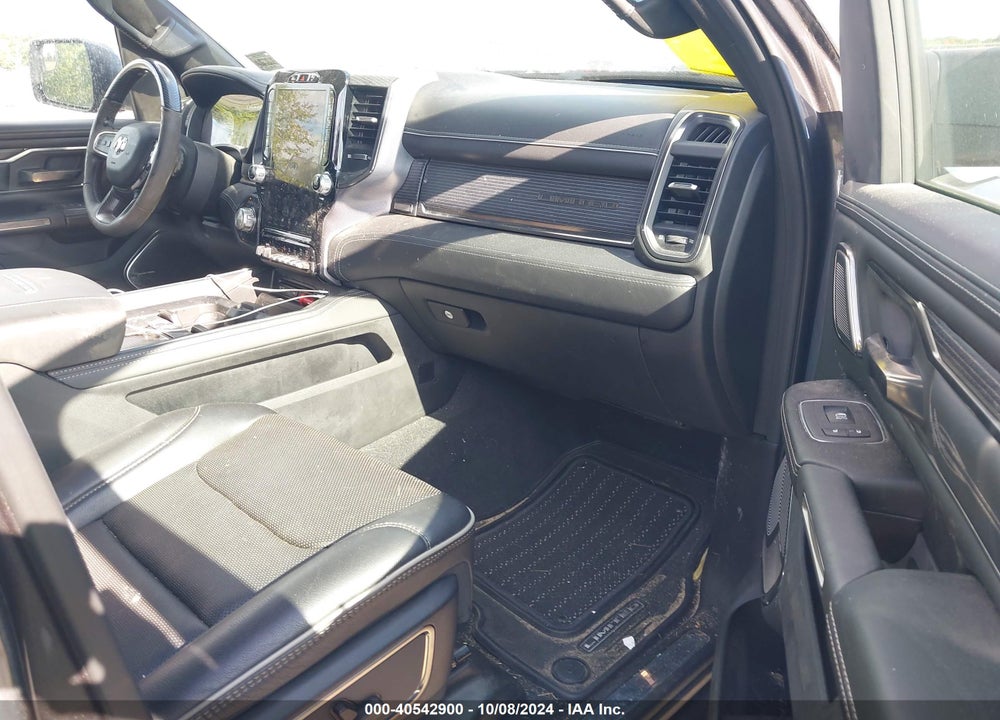 2019 RAM 1500 LIMITED 4X4 5'7 BOX VIN: 1C6SRFHT8KN633391