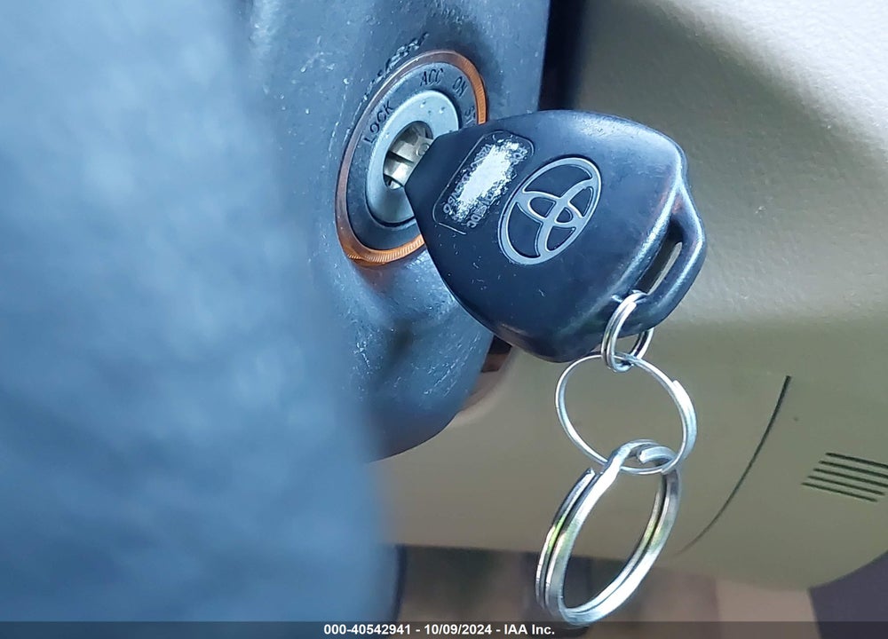 2011 TOYOTA RAV4 VIN: 2T3ZF4DV5BW053021
