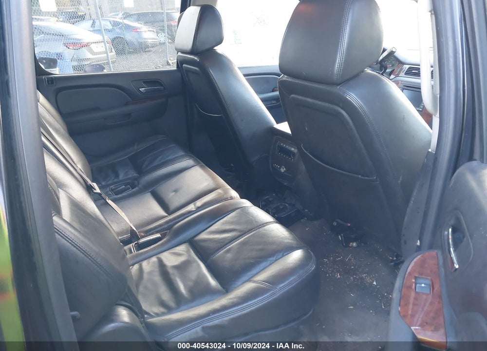 2008 CHEVROLET SUBURBAN 1500 LT VIN: 1GNFK16368J222437