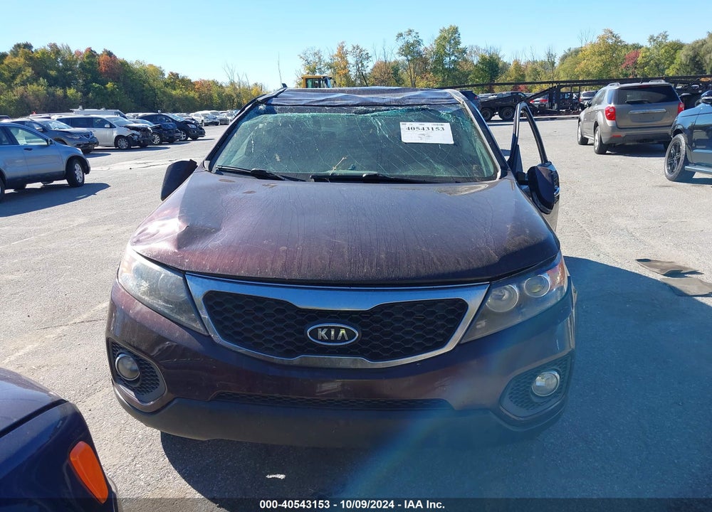 2013 KIA SORENTO LX VIN: 5XYKT3A10DG390462