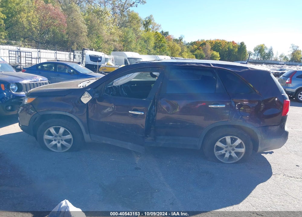 2013 KIA SORENTO LX VIN: 5XYKT3A10DG390462