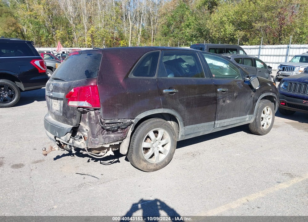 2013 KIA SORENTO LX VIN: 5XYKT3A10DG390462