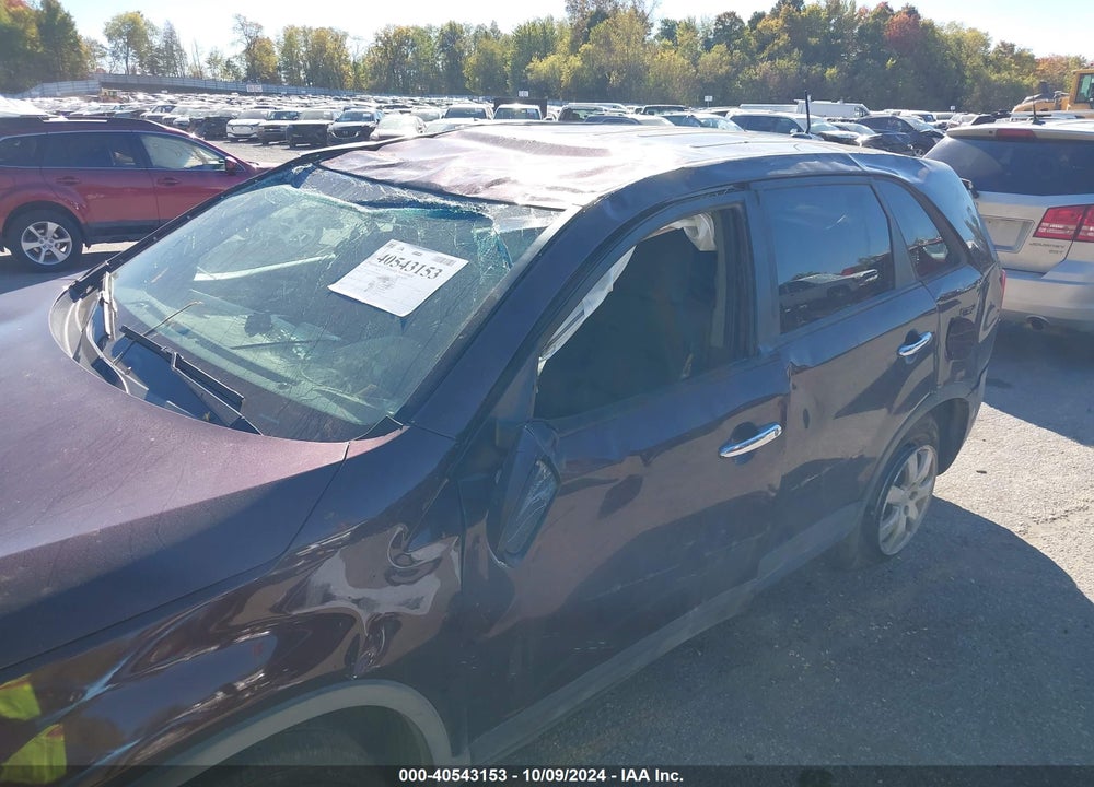 2013 KIA SORENTO LX VIN: 5XYKT3A10DG390462