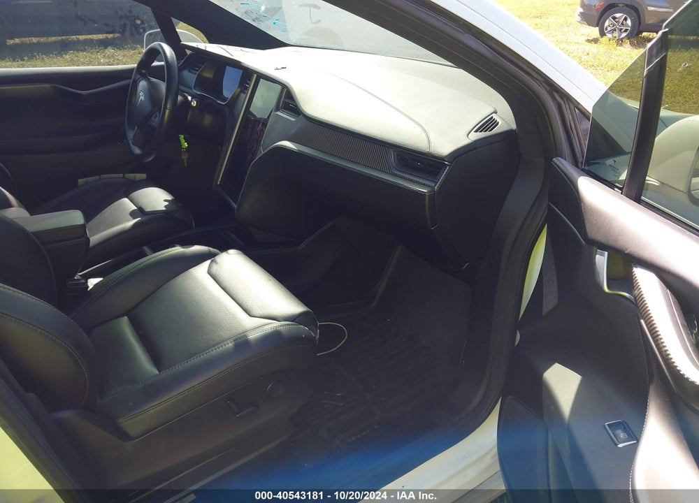 2018 TESLA MODEL X VIN: 5YJXCBE46JF103861
