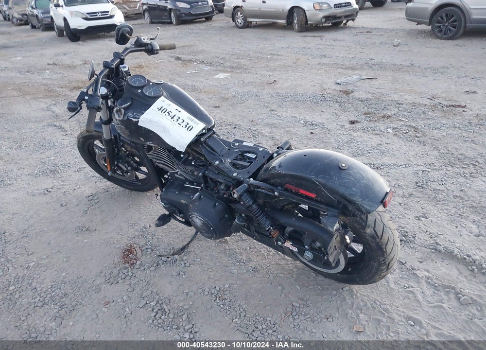 2016 HARLEY-DAVIDSON FXDLS VIN: 1HD1GS824GC327431